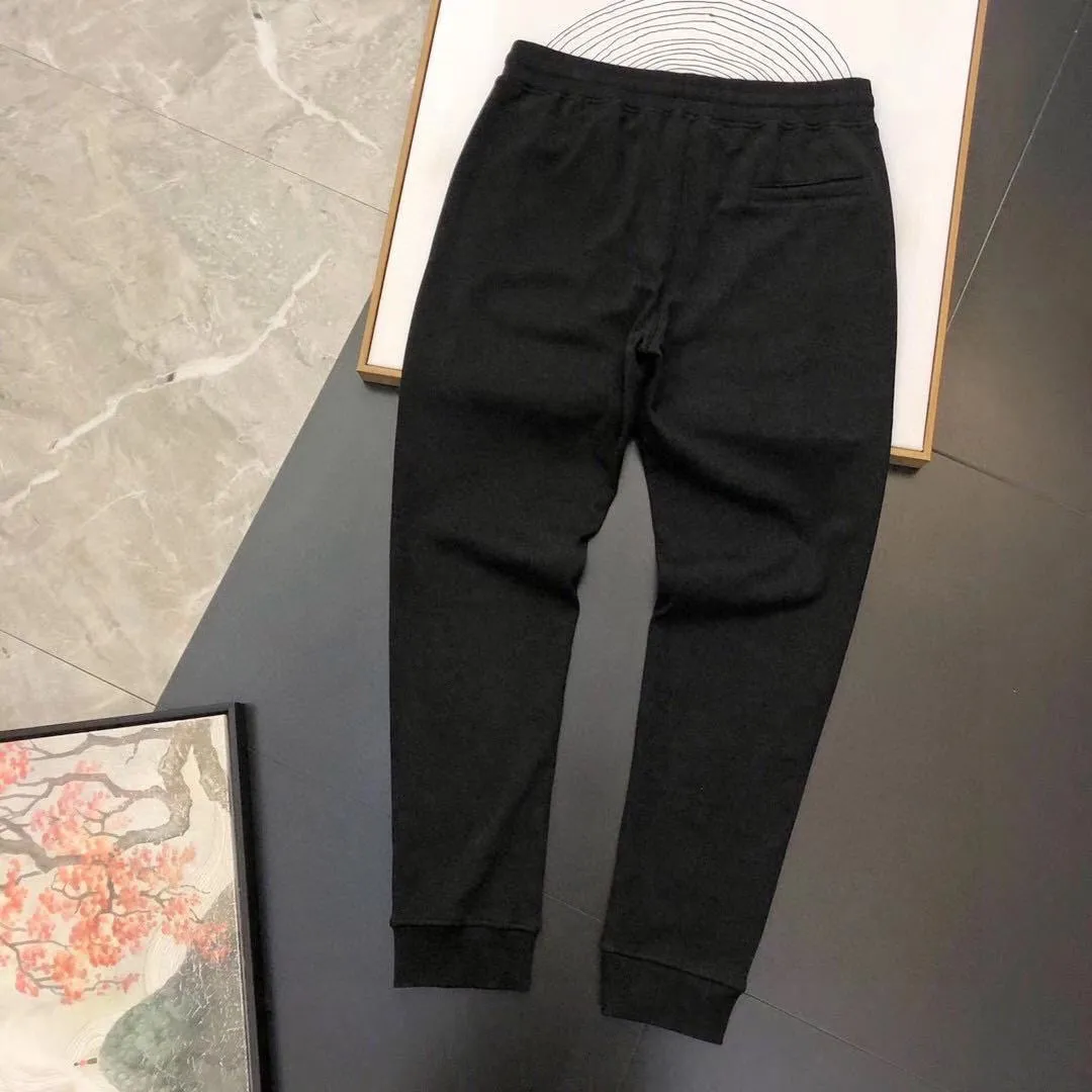 🅿️380 [LV Louis Vuitton] (Fat Man Gospel) hot-selling suit is coming. Focus on the original version of the official website. 2025 new hot-selling sweatshirt suit. The original order is hard to buy🇭🇰. It is the meticulous work of top designers for a fitting and perfect upper body effect. All-natural high-quality Roman cotton 100%, close-fitting comfort, noble and elegant! Original hardware embodies elegance and nobility! Counter size: M-5XL (maximum wear up to 220 pounds)